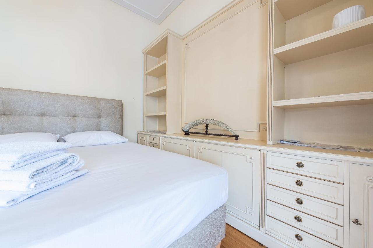 Victoria Capitan Apartments Athena Bagian luar foto